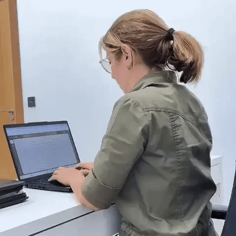 【本日23:59まで過去最大割引】NAGOMI™ 首・肩用マッサージ器