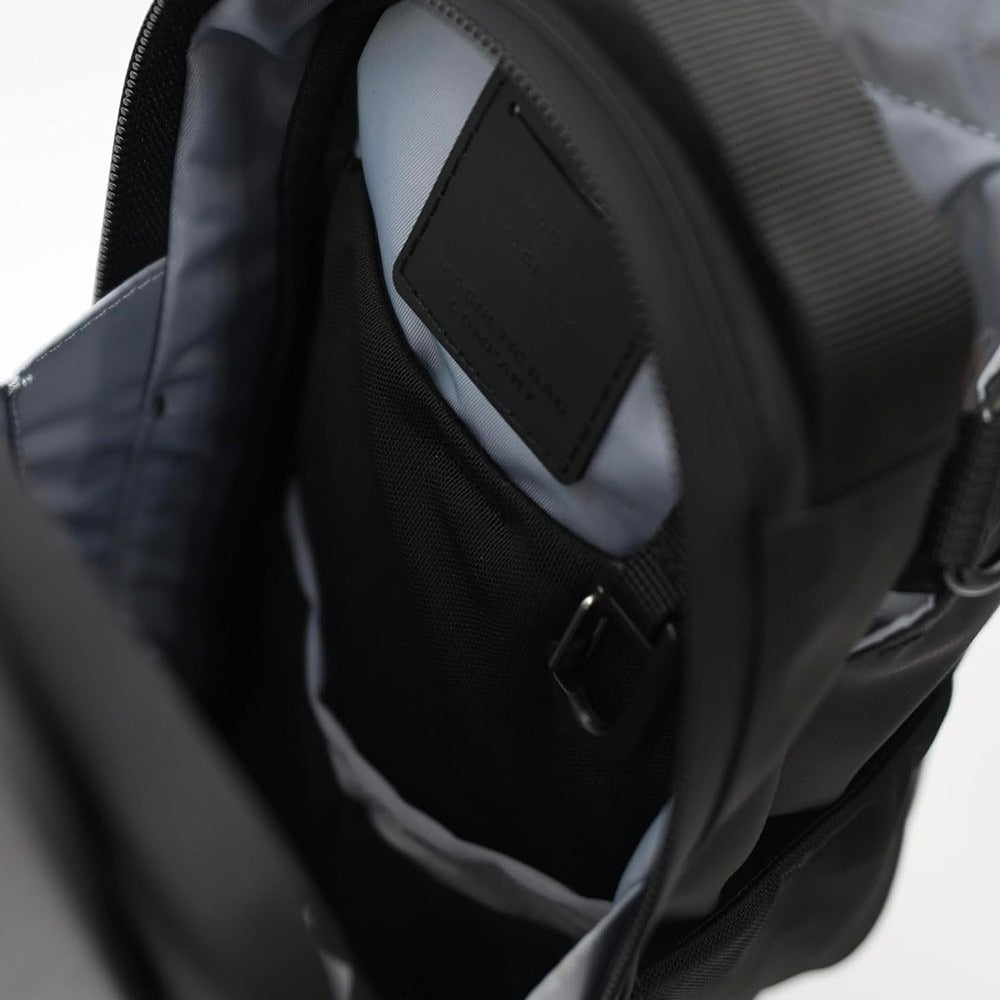 MagBag Pro™ Magnetic Bag: Eliminate gym storage stress in an instant 